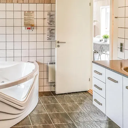 Gorgeous Home In Haderslev With Wifi
